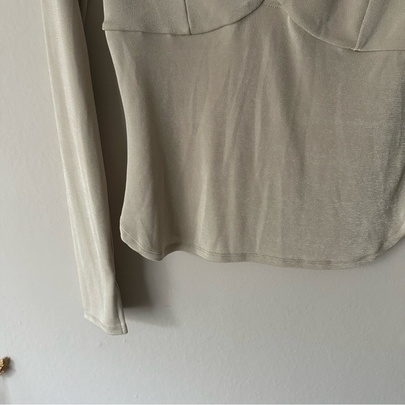 Free People Sleek Classy Long Sleeve Blouse Size Medium - Picture 8 of 11